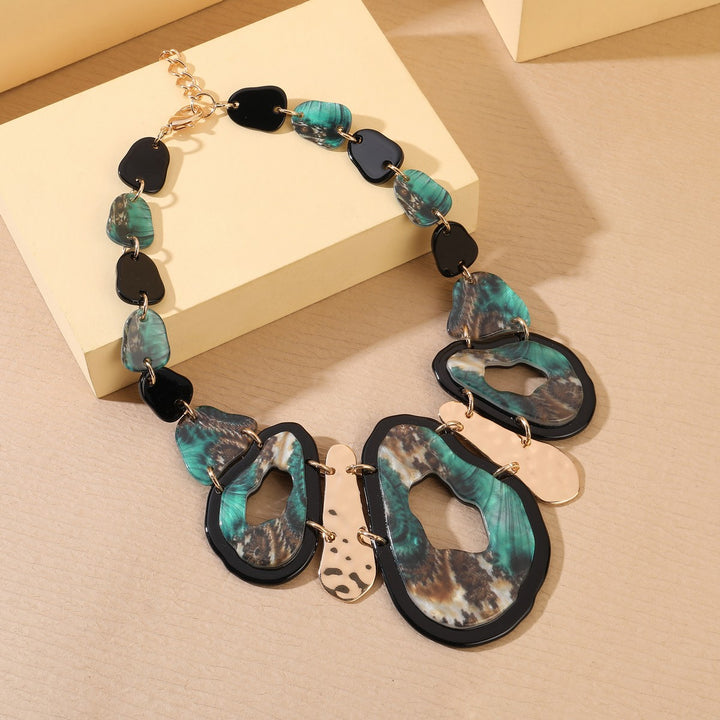 Hallow Oval Leapord Print Necklace