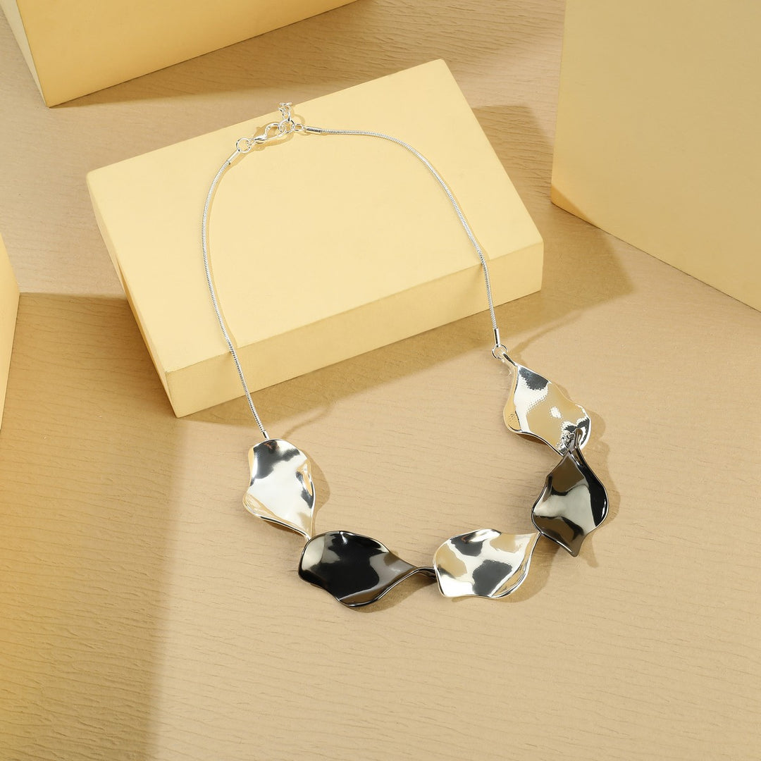 Irregular Shape Necklace