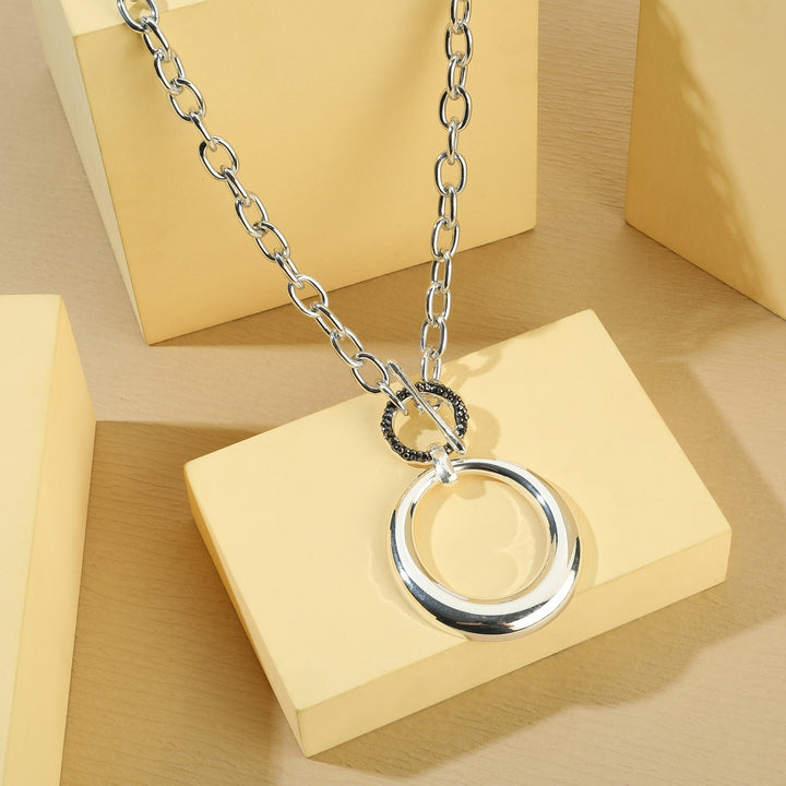 Thick Circle Pendant Necklace