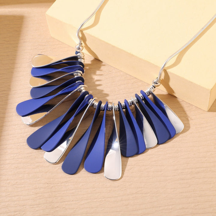 Dangling Plates Necklace