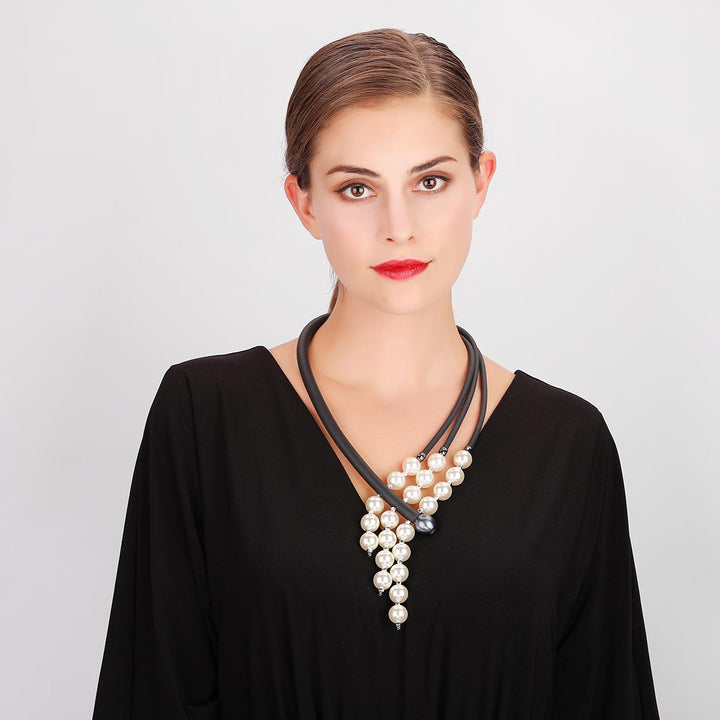 Three Pearls Row Necklace