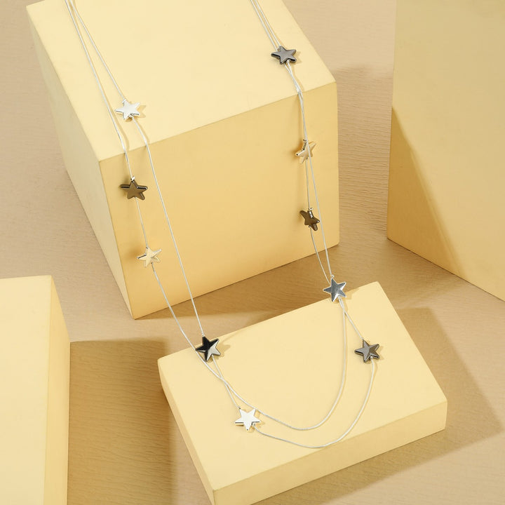 Tiny Stars In A Chain Necklace