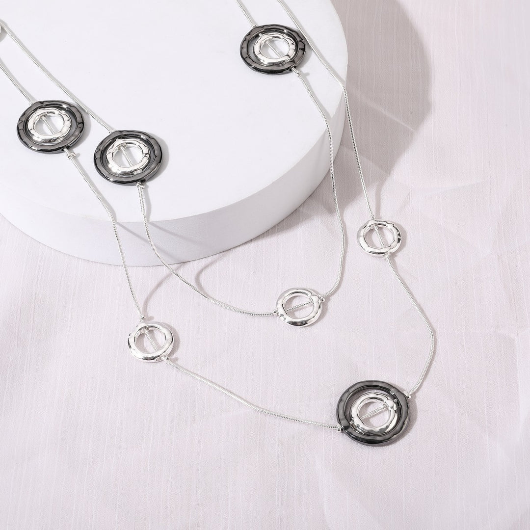 Different Circles In A Chain Necklace