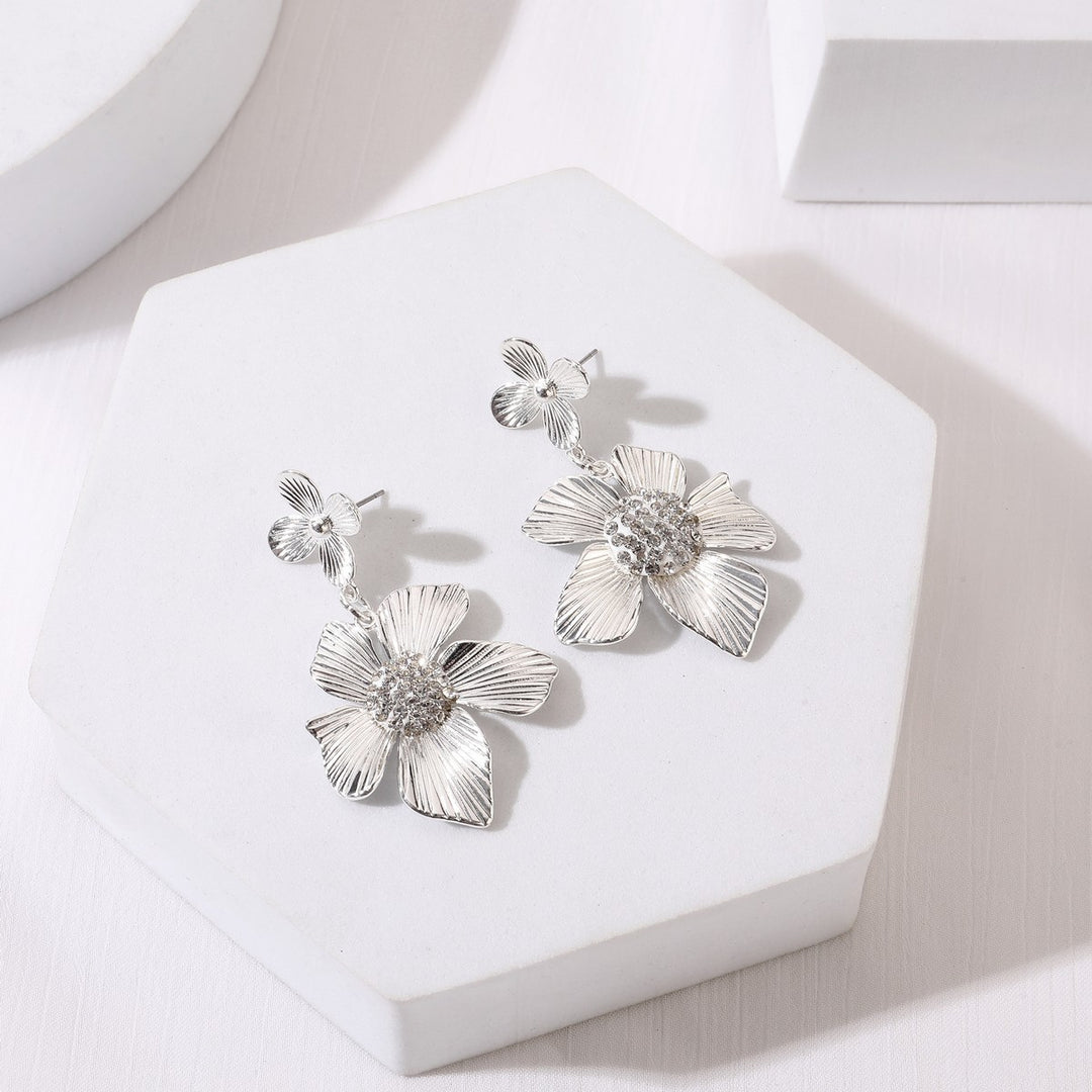 Dangling Flower Earrings