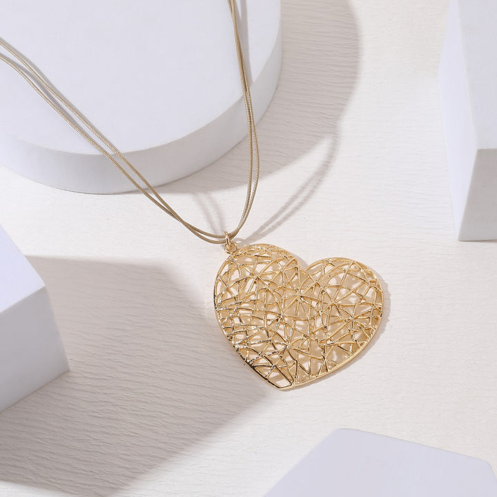 Mesh Heart Pendant Necklace